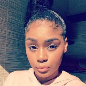 Meet your Posher, Nina